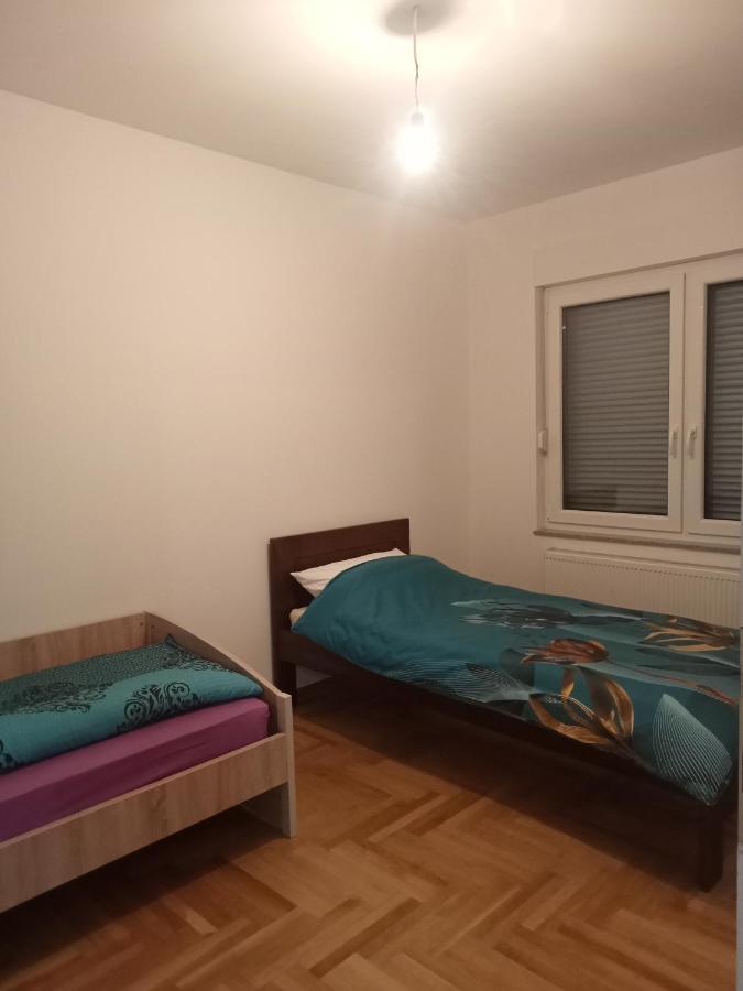 Rooms Near The Airport Sarajevo Ngoại thất bức ảnh