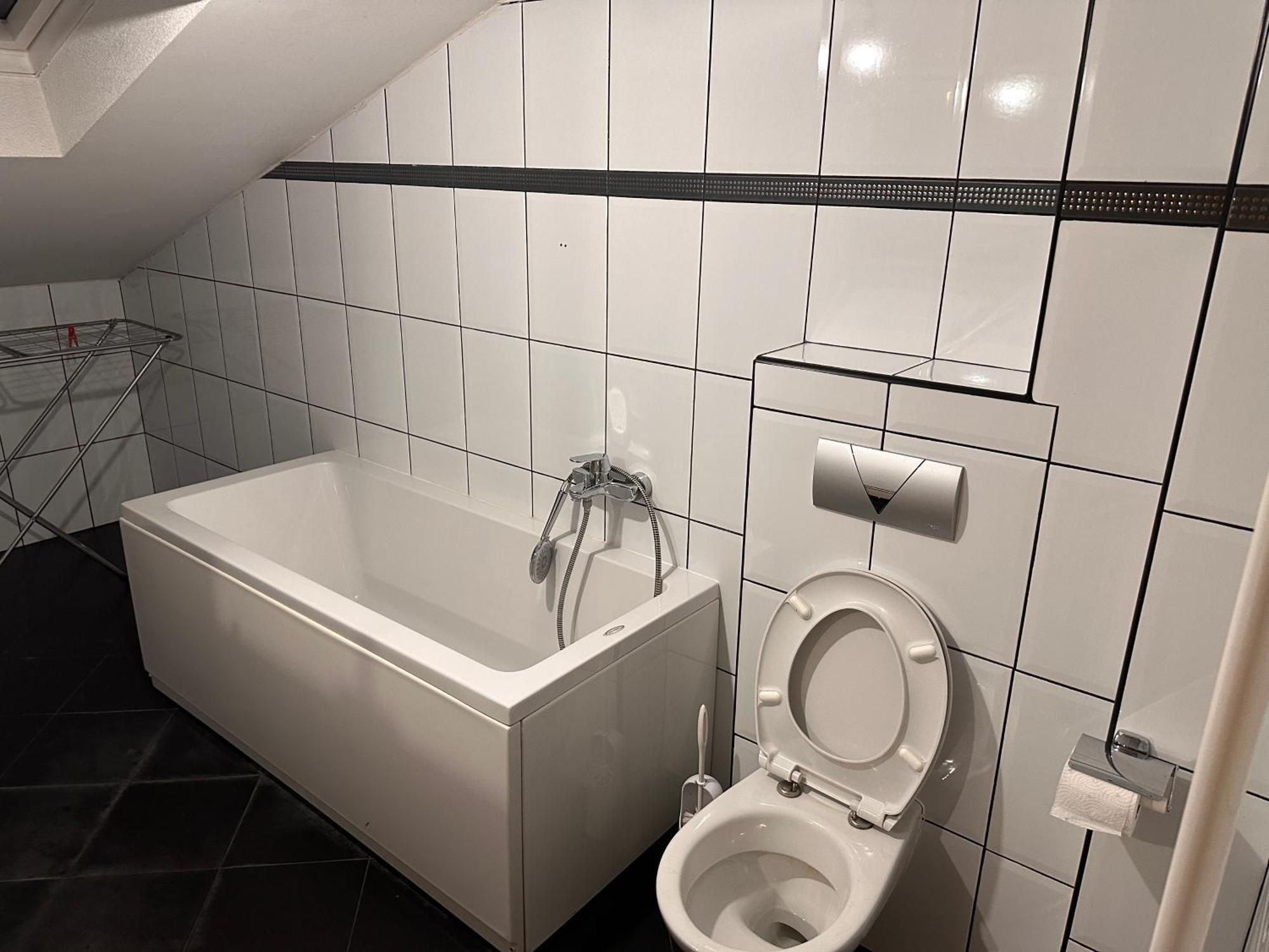 Rooms Near The Airport Sarajevo Ngoại thất bức ảnh