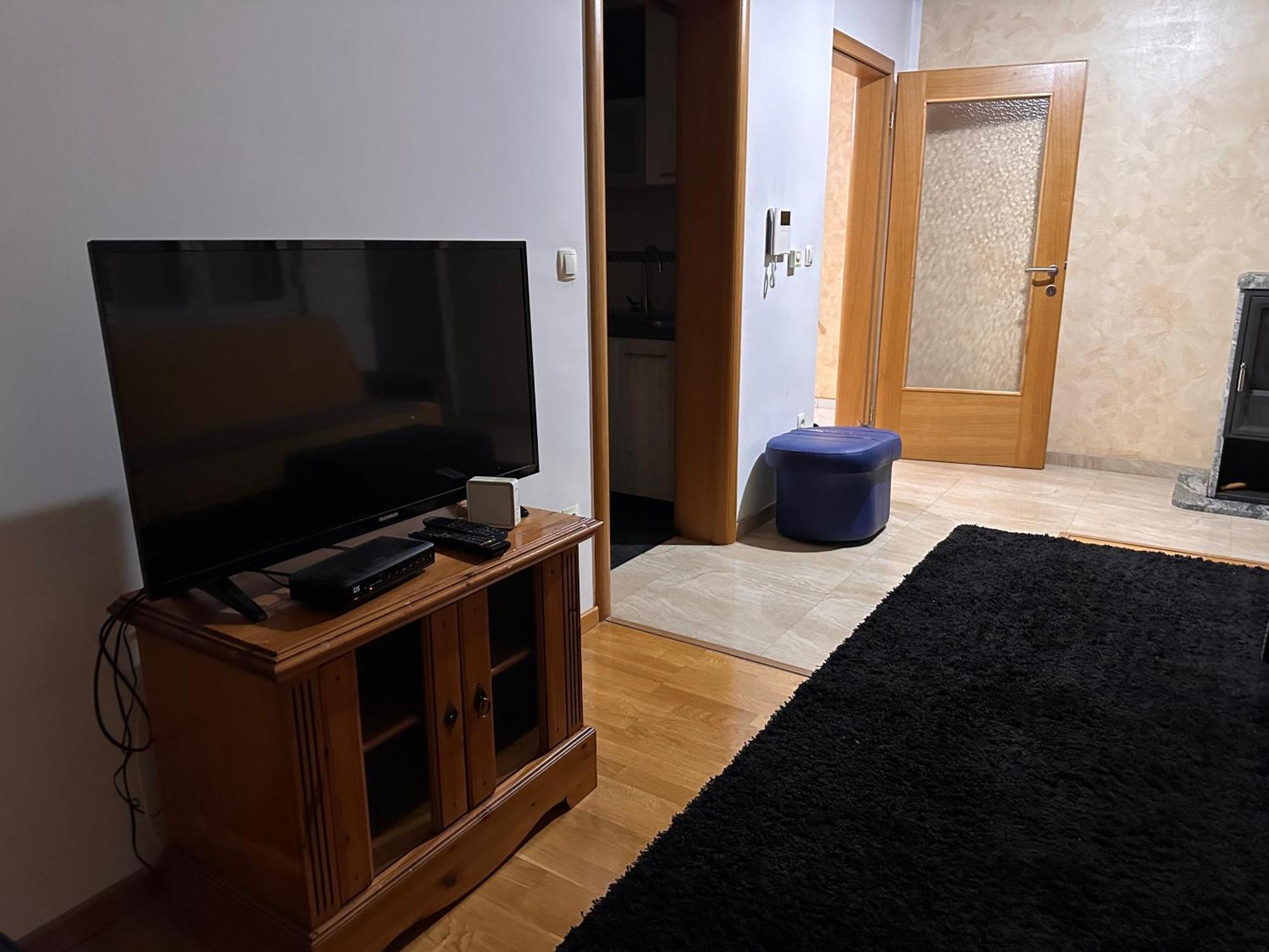 Rooms Near The Airport Sarajevo Ngoại thất bức ảnh