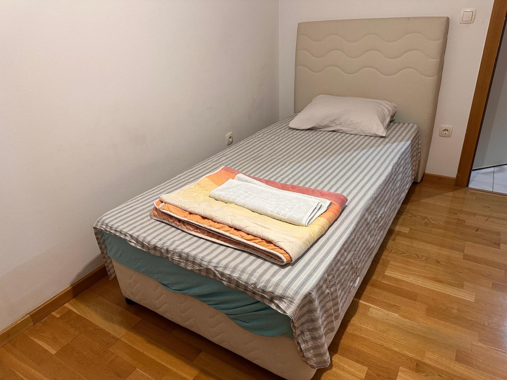 Rooms Near The Airport Sarajevo Ngoại thất bức ảnh